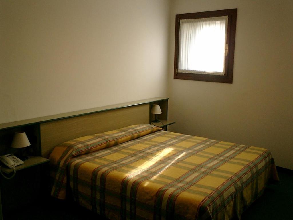 Hotel Campana 3*