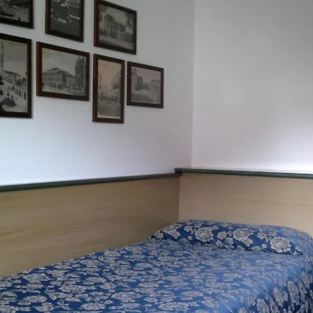 Albergo Alla Campana Thiene Esterno foto