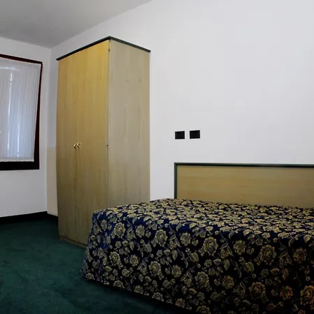 Albergo Alla Campana Thiene Esterno foto